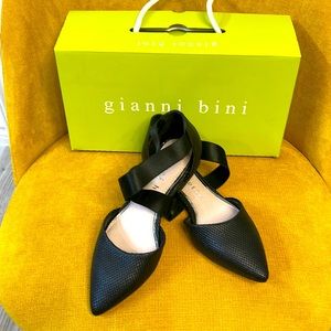 Gianni Bini Flats, Size: 5.5, great condition,never worn.